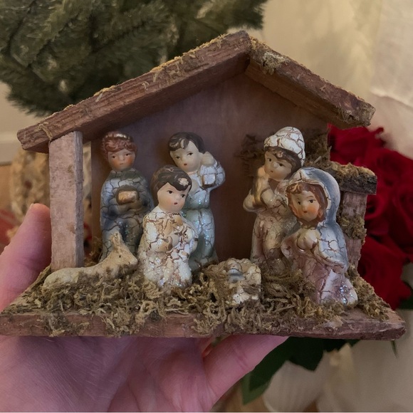 Vintage Small Nativity Scene / Nativity Set / Christmas Decoration / Vintage. - Picture 10 of 15